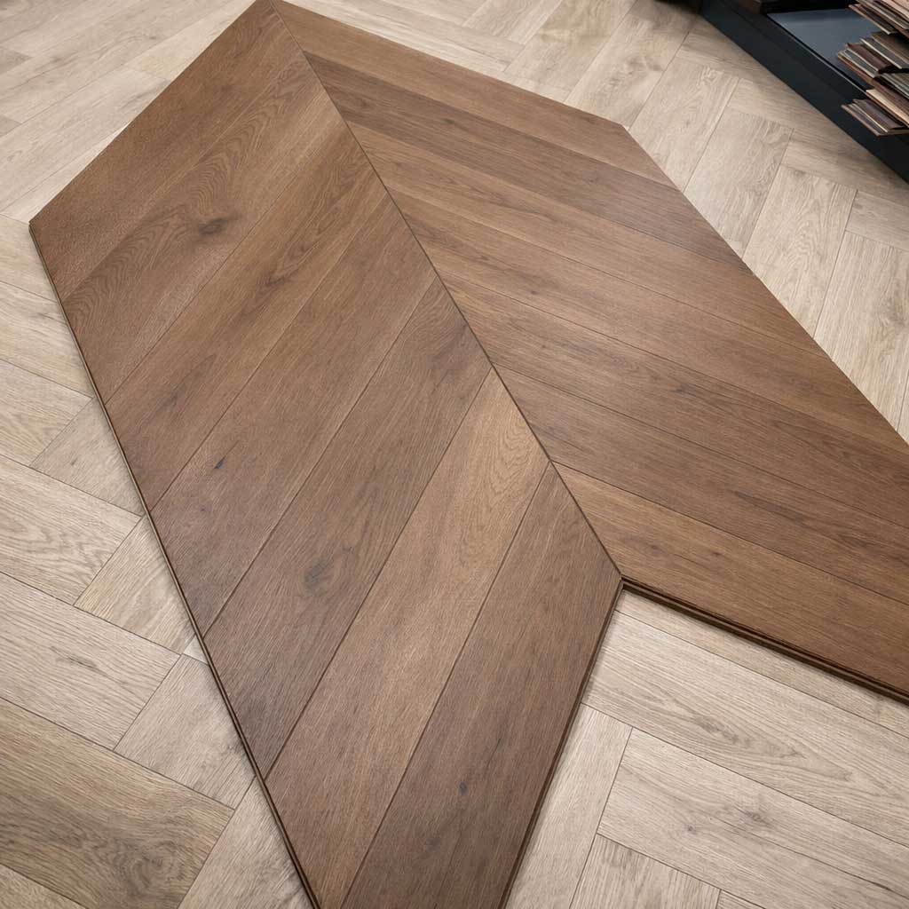 sàn xương cá plywood
